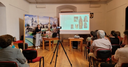 Egy restaurátor szerint ezek voltak a csíksomlyói kegyszobor egykori mellékalakjai